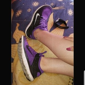 nike flyknit black/purple